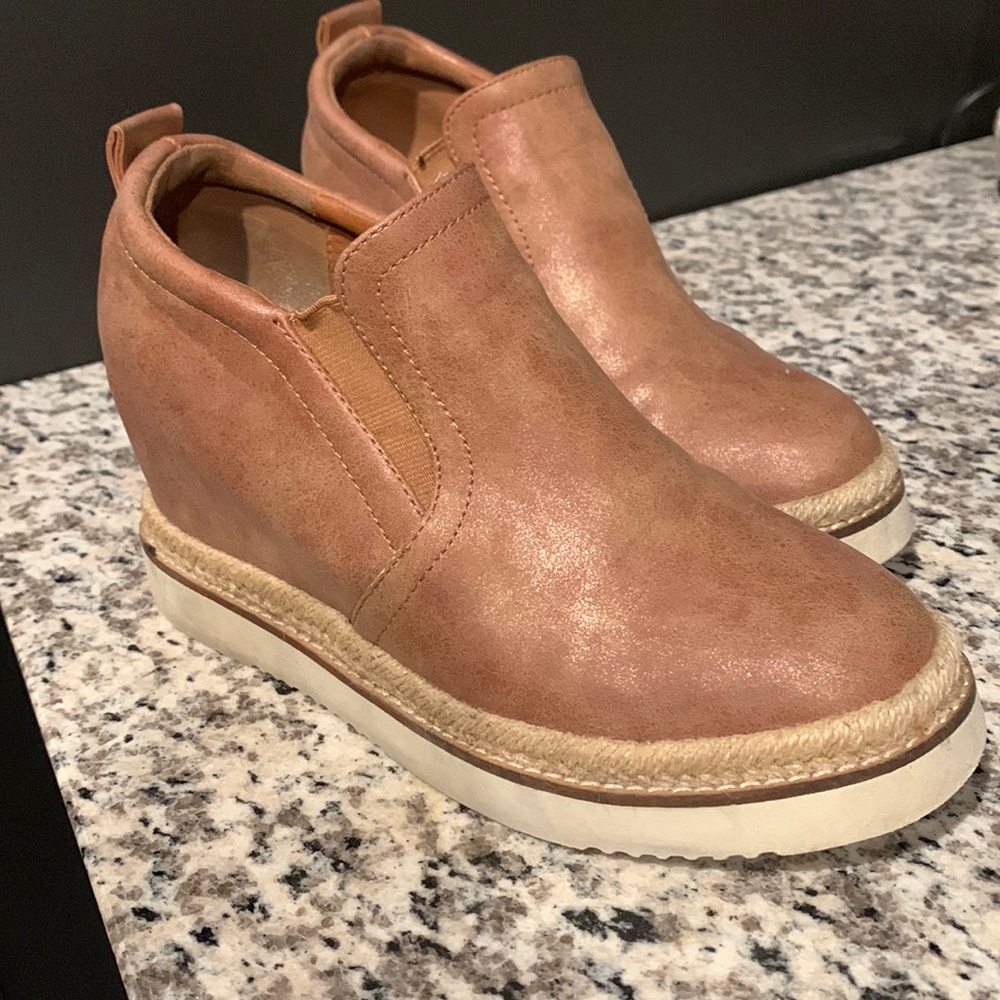 Cute sporty wedges!
